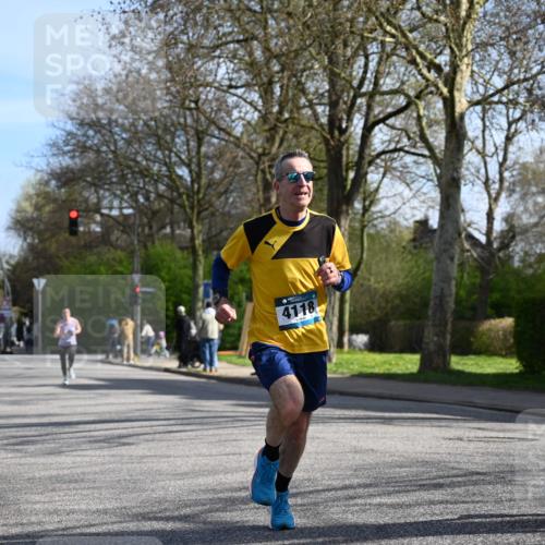 12.04.2026 - 45. Internationalen Wilhelmsburger Insellauf J. Mangold http://msf.ph/oto/9458423 12.04.2026 10:36:02 Ziel 3221, 2192, 3731, 4118, 4190, 4439, 4172, 4172, 4030, 5291, 2446, 2090, 5691, 3796, 2582, 3629, 3894 meine-sportfotos.de
