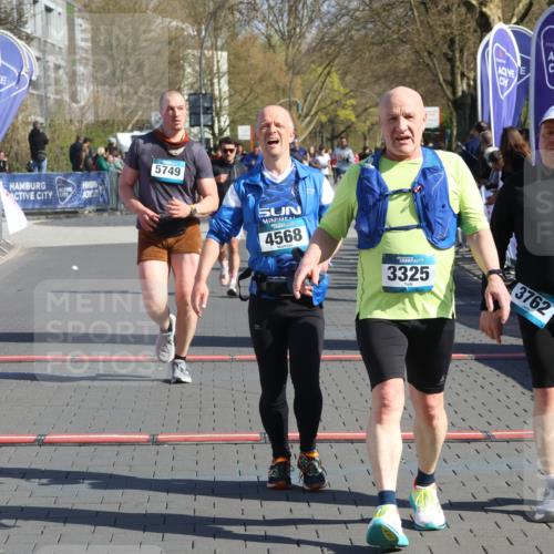 12.04.2026 - 45. Internationalen Wilhelmsburger Insellauf Strokosch-Dieckow http://msf.ph/oto/9458428 12.04.2026 10:48:14 Ziel 3762, 4568, 3325, 5749, 2784 meine-sportfotos.de