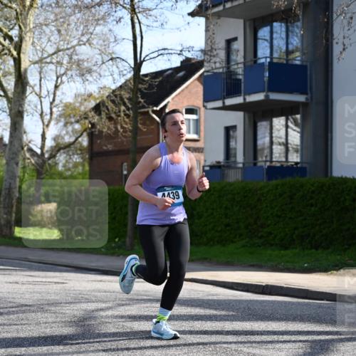 12.04.2026 - 45. Internationalen Wilhelmsburger Insellauf J. Mangold http://msf.ph/oto/9458434 12.04.2026 10:36:10 Ziel 2192, 3731, 4118, 4190, 4439, 4172, 4030, 5291, 2446, 2090, 5691, 3796, 2582, 2582, 3629, 3894, 4544, 3230 meine-sportfotos.de