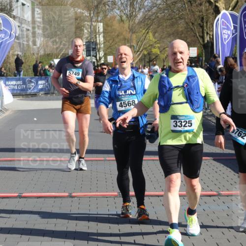 12.04.2026 - 45. Internationalen Wilhelmsburger Insellauf Strokosch-Dieckow http://msf.ph/oto/9458439 12.04.2026 10:48:14 Ziel 3762, 4568, 3325, 5749, 2784 meine-sportfotos.de