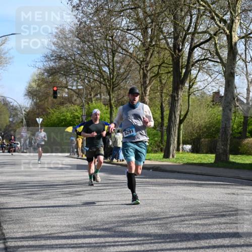 12.04.2026 - 45. Internationalen Wilhelmsburger Insellauf J. Mangold http://msf.ph/oto/9458451 12.04.2026 10:36:14 Ziel 4190, 4439, 4172, 4030, 5291, 2446, 2090, 5691, 3796, 2582, 3629, 3894, 3629, 3894, 4544, 3230, 4978 meine-sportfotos.de