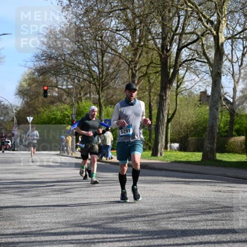 12.04.2026 - 45. Internationalen Wilhelmsburger Insellauf J. Mangold http://msf.ph/oto/9458453 12.04.2026 10:36:14 Ziel 4190, 4439, 4172, 4030, 5291, 2446, 2090, 5691, 3796, 2582, 3629, 3894, 3629, 3894, 4544, 3230, 4978 meine-sportfotos.de