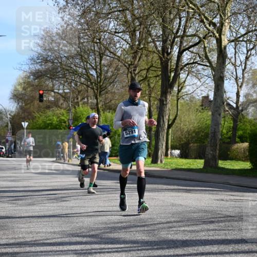 12.04.2026 - 45. Internationalen Wilhelmsburger Insellauf J. Mangold http://msf.ph/oto/9458454 12.04.2026 10:36:14 Ziel 4190, 4439, 4172, 4030, 5291, 2446, 2090, 5691, 3796, 2582, 3629, 3894, 3629, 3894, 4544, 3230, 4978 meine-sportfotos.de