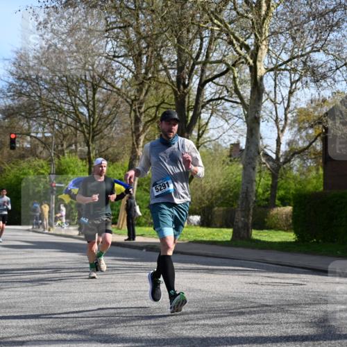 12.04.2026 - 45. Internationalen Wilhelmsburger Insellauf J. Mangold http://msf.ph/oto/9458462 12.04.2026 10:36:15 Ziel 4190, 4439, 4172, 4030, 5291, 2446, 2090, 5691, 3796, 2582, 3629, 3894, 4544, 3230, 4978 meine-sportfotos.de