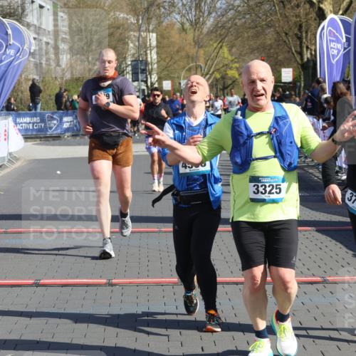 12.04.2026 - 45. Internationalen Wilhelmsburger Insellauf Strokosch-Dieckow http://msf.ph/oto/9458464 12.04.2026 10:48:14 Ziel 3762, 4568, 3325, 5749, 2784 meine-sportfotos.de