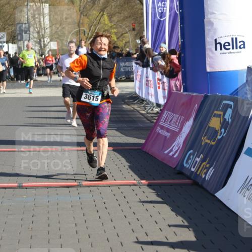 12.04.2026 - 45. Internationalen Wilhelmsburger Insellauf Strokosch-Dieckow http://msf.ph/oto/9458481 12.04.2026 11:04:56 Ziel 3615, 2211 meine-sportfotos.de