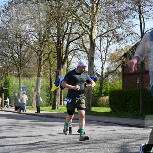 12.04.2026 - 45. Internationalen Wilhelmsburger Insellauf J. Mangold http://msf.ph/oto/9458482 12.04.2026 10:36:16 Ziel 4190, 4439, 4172, 4030, 5291, 2446, 2090, 2090, 5691, 3796, 2582, 3629, 3894, 4544, 3230, 4978 meine-sportfotos.de