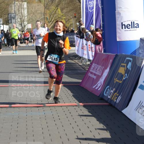 12.04.2026 - 45. Internationalen Wilhelmsburger Insellauf Strokosch-Dieckow http://msf.ph/oto/9458502 12.04.2026 11:04:56 Ziel 3615, 2211 meine-sportfotos.de