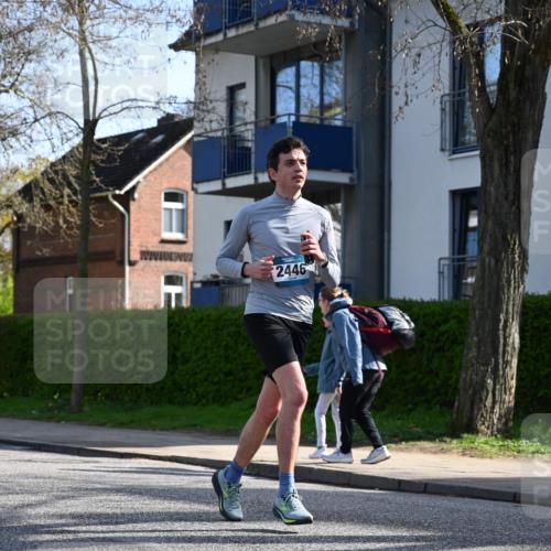 12.04.2026 - 45. Internationalen Wilhelmsburger Insellauf J. Mangold http://msf.ph/oto/9458530 12.04.2026 10:36:23 Ziel 4172, 4030, 5291, 2446, 2090, 5691, 3796, 2582, 3629, 3894, 4544, 3230, 4978, 5567, 2375 meine-sportfotos.de