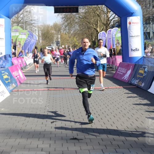 12.04.2026 - 45. Internationalen Wilhelmsburger Insellauf Strokosch-Dieckow http://msf.ph/oto/9458546 12.04.2026 10:48:25 Ziel 4834, 4330, 3311, 2809, 4415, 4681, 2373 meine-sportfotos.de