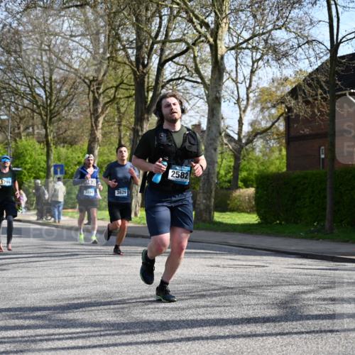 12.04.2026 - 45. Internationalen Wilhelmsburger Insellauf J. Mangold http://msf.ph/oto/9458558 12.04.2026 10:36:36 Ziel 2446, 2090, 5691, 3796, 2582, 3629, 3894, 4544, 3230, 4978, 4978, 5567, 2375, 2444, 3670, 2444, 3670, 2451, 2106, 4467, 4482 meine-sportfotos.de