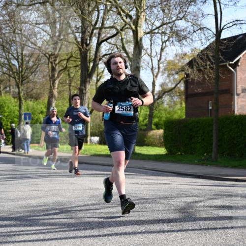 12.04.2026 - 45. Internationalen Wilhelmsburger Insellauf J. Mangold http://msf.ph/oto/9458560 12.04.2026 10:36:36 Ziel 2446, 2090, 5691, 3796, 2582, 3629, 3894, 4544, 3230, 4978, 4978, 5567, 2375, 2444, 3670, 2444, 3670, 2451, 2106, 4467, 4482 meine-sportfotos.de