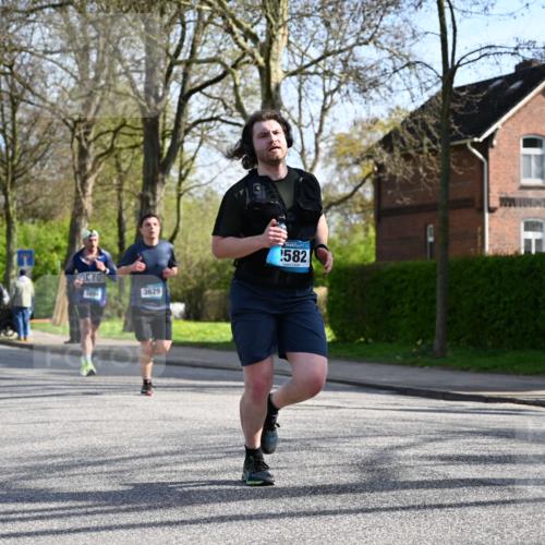 12.04.2026 - 45. Internationalen Wilhelmsburger Insellauf J. Mangold http://msf.ph/oto/9458565 12.04.2026 10:36:36 Ziel 2446, 2090, 5691, 3796, 2582, 3629, 3894, 4544, 3230, 4978, 4978, 5567, 2375, 2444, 3670, 2444, 3670, 2451, 2106, 4467, 4482 meine-sportfotos.de