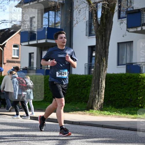 12.04.2026 - 45. Internationalen Wilhelmsburger Insellauf J. Mangold http://msf.ph/oto/9458584 12.04.2026 10:36:39 Ziel 2090, 5691, 3796, 2582, 3629, 3894, 4544, 3230, 4978, 5567, 2375, 2444, 3670, 2451, 2106, 4467, 4482 meine-sportfotos.de