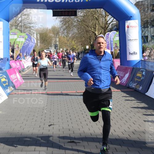 12.04.2026 - 45. Internationalen Wilhelmsburger Insellauf Strokosch-Dieckow http://msf.ph/oto/9458587 12.04.2026 10:48:25 Ziel 4834, 4330, 3311, 2809, 4415, 4681, 2373 meine-sportfotos.de