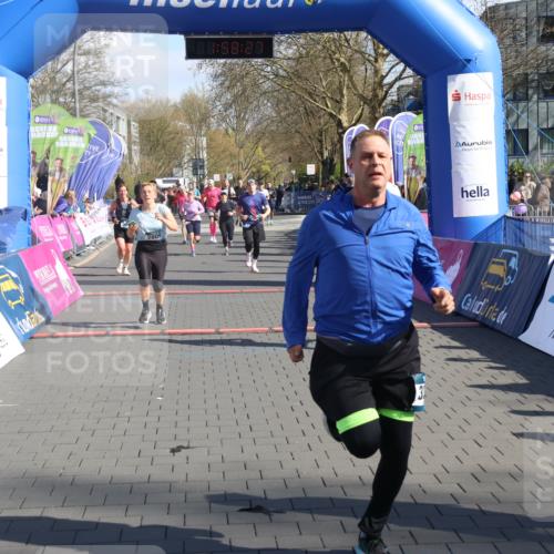 12.04.2026 - 45. Internationalen Wilhelmsburger Insellauf Strokosch-Dieckow http://msf.ph/oto/9458597 12.04.2026 10:48:25 Ziel 4834, 4330, 3311, 2809, 4415, 4681, 2373 meine-sportfotos.de