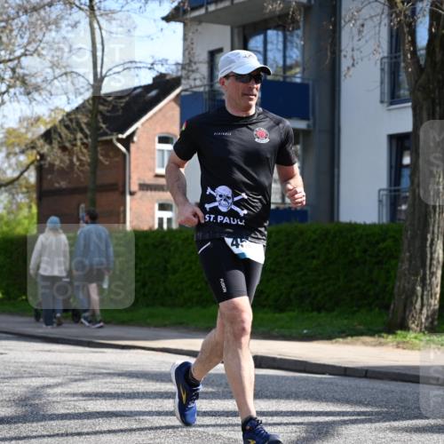 12.04.2026 - 45. Internationalen Wilhelmsburger Insellauf J. Mangold http://msf.ph/oto/9458607 12.04.2026 10:36:42 Ziel 5691, 3796, 2582, 3629, 3894, 4544, 3230, 4978, 5567, 2375, 2444, 3670, 2451, 2106, 4467, 4482, 4779, 3492 meine-sportfotos.de