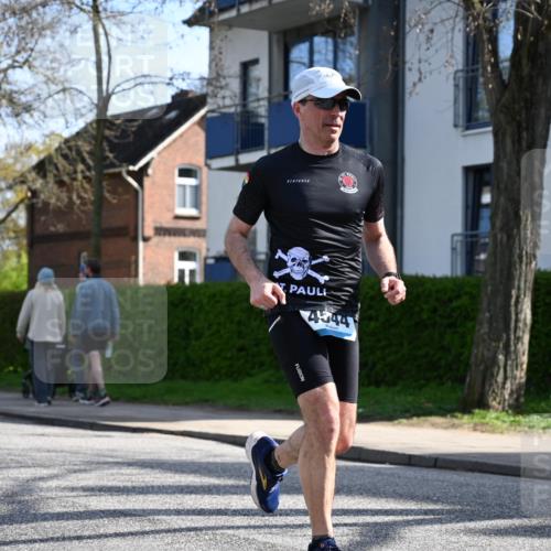12.04.2026 - 45. Internationalen Wilhelmsburger Insellauf J. Mangold http://msf.ph/oto/9458608 12.04.2026 10:36:42 Ziel 5691, 3796, 2582, 3629, 3894, 4544, 3230, 4978, 5567, 2375, 2444, 3670, 2451, 2106, 4467, 4482, 4779, 3492 meine-sportfotos.de