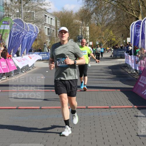12.04.2026 - 45. Internationalen Wilhelmsburger Insellauf Strokosch-Dieckow http://msf.ph/oto/9458609 12.04.2026 11:05:04 Ziel 3978, 4484, 4486, 3678 meine-sportfotos.de