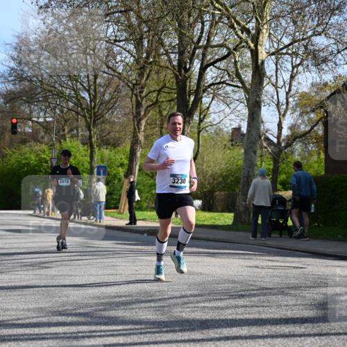 12.04.2026 - 45. Internationalen Wilhelmsburger Insellauf J. Mangold http://msf.ph/oto/9458612 12.04.2026 10:36:47 Ziel 2582, 3629, 3894, 4544, 3230, 4978, 5567, 2375, 2444, 3670, 2451, 2106, 4467, 4482, 4482, 4779, 3492, 5643, 3238 meine-sportfotos.de