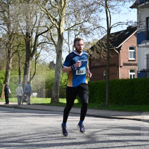12.04.2026 - 45. Internationalen Wilhelmsburger Insellauf J. Mangold http://msf.ph/oto/9458636 12.04.2026 10:36:59 Ziel 4978, 5567, 2375, 2444, 3670, 2451, 2106, 4467, 4482, 4482, 4779, 3492, 5643, 3238, 2531, 5496 meine-sportfotos.de
