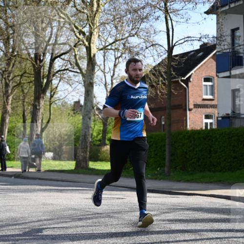 12.04.2026 - 45. Internationalen Wilhelmsburger Insellauf J. Mangold http://msf.ph/oto/9458637 12.04.2026 10:36:59 Ziel 4978, 5567, 2375, 2444, 3670, 2451, 2106, 4467, 4482, 4482, 4779, 3492, 5643, 3238, 2531, 5496 meine-sportfotos.de