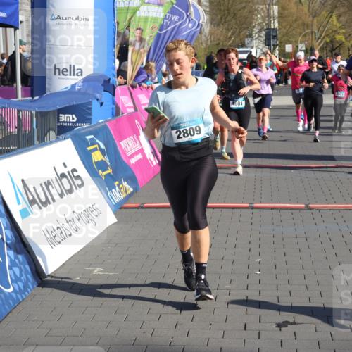 12.04.2026 - 45. Internationalen Wilhelmsburger Insellauf Strokosch-Dieckow http://msf.ph/oto/9458649 12.04.2026 10:48:27 Ziel 4330, 3311, 2809, 4415, 4681, 2373, 2384, 2442, 3631, 5578, 3414 meine-sportfotos.de