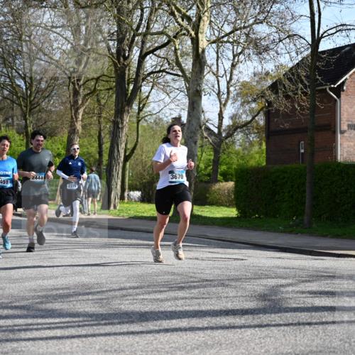 12.04.2026 - 45. Internationalen Wilhelmsburger Insellauf J. Mangold http://msf.ph/oto/9458655 12.04.2026 10:37:06 Ziel 5567, 2375, 2444, 3670, 2451, 2106, 4467, 4482, 4779, 3492, 3492, 5643, 3238, 2531, 5496, 5251, 3182, 2568, 2657 meine-sportfotos.de