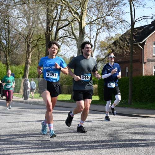 12.04.2026 - 45. Internationalen Wilhelmsburger Insellauf J. Mangold http://msf.ph/oto/9458671 12.04.2026 10:37:08 Ziel 5567, 2375, 2444, 3670, 2451, 2106, 4467, 4482, 4779, 3492, 5643, 3238, 2531, 5496, 5251, 3182, 2568, 2657, 4833, 5706 meine-sportfotos.de