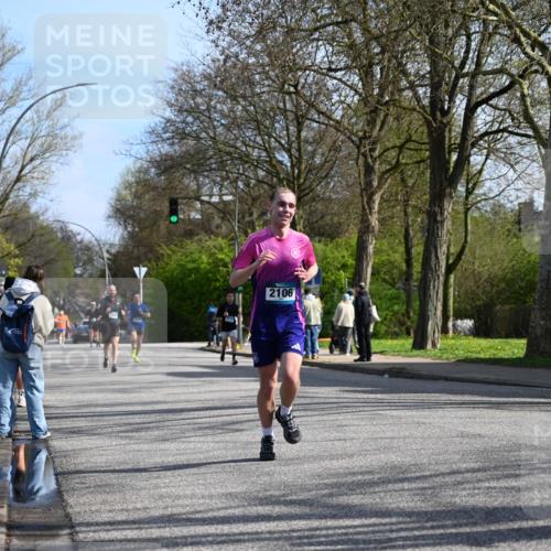 12.04.2026 - 45. Internationalen Wilhelmsburger Insellauf J. Mangold http://msf.ph/oto/9458705 12.04.2026 10:37:12 Ziel 2444, 3670, 2451, 2106, 4467, 4482, 4779, 3492, 5643, 3238, 2531, 5496, 5251, 5251, 3182, 2568, 2657, 4833, 5706 meine-sportfotos.de