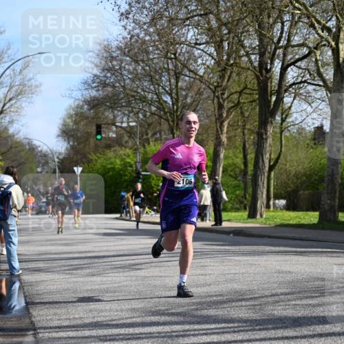 12.04.2026 - 45. Internationalen Wilhelmsburger Insellauf J. Mangold http://msf.ph/oto/9458708 12.04.2026 10:37:12 Ziel 2444, 3670, 2451, 2106, 4467, 4482, 4779, 3492, 5643, 3238, 2531, 5496, 5251, 5251, 3182, 2568, 2657, 4833, 5706 meine-sportfotos.de