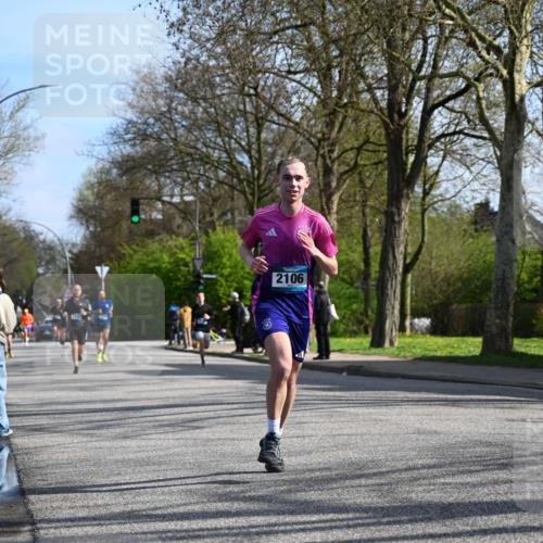 12.04.2026 - 45. Internationalen Wilhelmsburger Insellauf J. Mangold http://msf.ph/oto/9458713 12.04.2026 10:37:12 Ziel 2444, 3670, 2451, 2106, 4467, 4482, 4779, 3492, 5643, 3238, 2531, 5496, 5251, 5251, 3182, 2568, 2657, 4833, 5706 meine-sportfotos.de