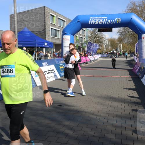 12.04.2026 - 45. Internationalen Wilhelmsburger Insellauf Strokosch-Dieckow http://msf.ph/oto/9458715 12.04.2026 11:05:12 Ziel 2204, 5570, 3679, 3064 meine-sportfotos.de