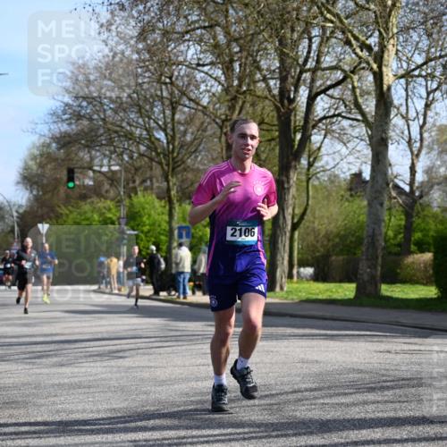 12.04.2026 - 45. Internationalen Wilhelmsburger Insellauf J. Mangold http://msf.ph/oto/9458719 12.04.2026 10:37:12 Ziel 2444, 3670, 2451, 2106, 4467, 4482, 4779, 3492, 5643, 3238, 2531, 5496, 5251, 5251, 3182, 2568, 2657, 4833, 5706 meine-sportfotos.de