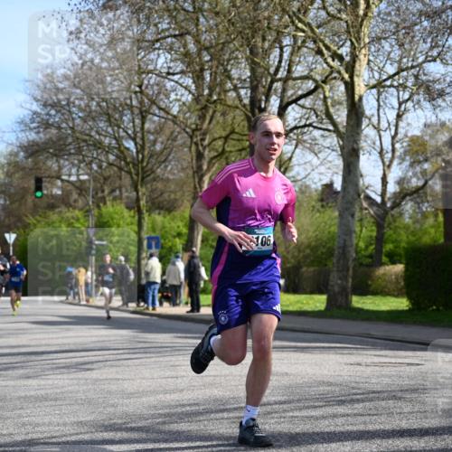 12.04.2026 - 45. Internationalen Wilhelmsburger Insellauf J. Mangold http://msf.ph/oto/9458723 12.04.2026 10:37:13 Ziel 2444, 3670, 2451, 2106, 4467, 4482, 4779, 3492, 5643, 3238, 2531, 2531, 5496, 5251, 3182, 3182, 2568, 2657, 4833, 5706 meine-sportfotos.de