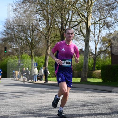 12.04.2026 - 45. Internationalen Wilhelmsburger Insellauf J. Mangold http://msf.ph/oto/9458725 12.04.2026 10:37:13 Ziel 2444, 3670, 2451, 2106, 4467, 4482, 4779, 3492, 5643, 3238, 2531, 2531, 5496, 5251, 3182, 3182, 2568, 2657, 4833, 5706 meine-sportfotos.de