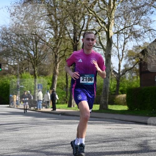 12.04.2026 - 45. Internationalen Wilhelmsburger Insellauf J. Mangold http://msf.ph/oto/9458727 12.04.2026 10:37:13 Ziel 2444, 3670, 2451, 2106, 4467, 4482, 4779, 3492, 5643, 3238, 2531, 2531, 5496, 5251, 3182, 3182, 2568, 2657, 4833, 5706 meine-sportfotos.de