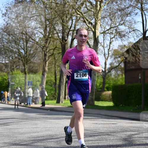 12.04.2026 - 45. Internationalen Wilhelmsburger Insellauf J. Mangold http://msf.ph/oto/9458728 12.04.2026 10:37:13 Ziel 2444, 3670, 2451, 2106, 4467, 4482, 4779, 3492, 5643, 3238, 2531, 2531, 5496, 5251, 3182, 3182, 2568, 2657, 4833, 5706 meine-sportfotos.de