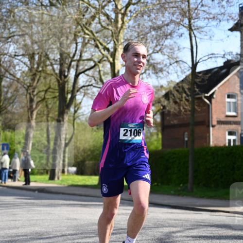 12.04.2026 - 45. Internationalen Wilhelmsburger Insellauf J. Mangold http://msf.ph/oto/9458731 12.04.2026 10:37:13 Ziel 2444, 3670, 2451, 2106, 4467, 4482, 4779, 3492, 5643, 3238, 2531, 2531, 5496, 5251, 3182, 3182, 2568, 2657, 4833, 5706 meine-sportfotos.de