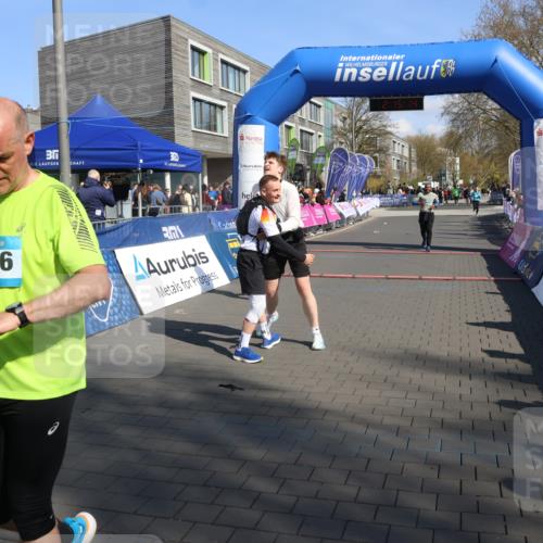 12.04.2026 - 45. Internationalen Wilhelmsburger Insellauf Strokosch-Dieckow http://msf.ph/oto/9458743 12.04.2026 11:05:12 Ziel 2204, 5570, 3679, 3064 meine-sportfotos.de