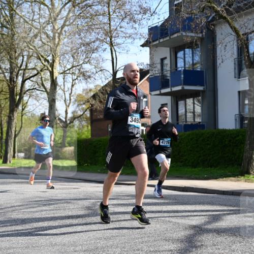 12.04.2026 - 45. Internationalen Wilhelmsburger Insellauf J. Mangold http://msf.ph/oto/9458746 12.04.2026 10:37:20 Ziel 2106, 4467, 4482, 4779, 3492, 5643, 3238, 2531, 5496, 5251, 3182, 2568, 2657, 4833, 5706, 4833, 5706, 2105, 4013, 3386 meine-sportfotos.de