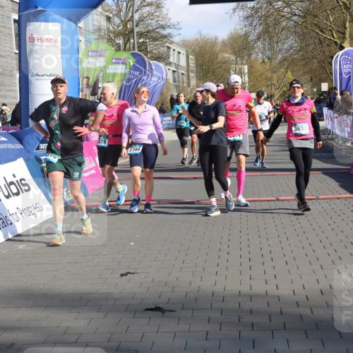 12.04.2026 - 45. Internationalen Wilhelmsburger Insellauf Strokosch-Dieckow http://msf.ph/oto/9458757 12.04.2026 10:48:32 Ziel 4415, 4681, 2373, 2384, 2442, 3631, 5578, 3414, 3307, 4882, 2053, 4563, 4866 meine-sportfotos.de
