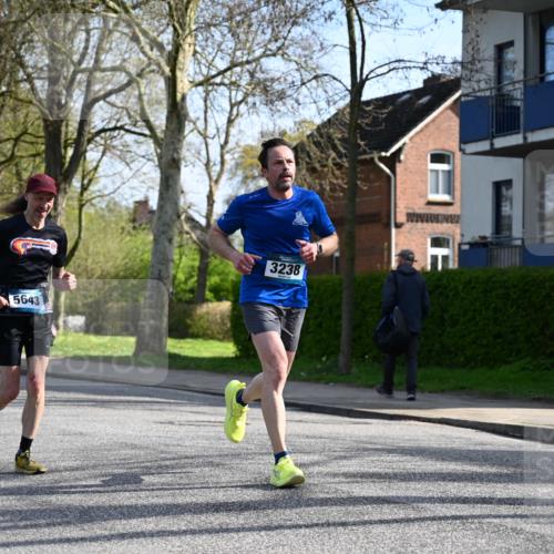 12.04.2026 - 45. Internationalen Wilhelmsburger Insellauf J. Mangold http://msf.ph/oto/9458761 12.04.2026 10:37:22 Ziel 4467, 4482, 4779, 3492, 5643, 3238, 2531, 5496, 5251, 3182, 2568, 2657, 4833, 5706, 2105, 4013, 3386, 5289, 2537, 2020 meine-sportfotos.de