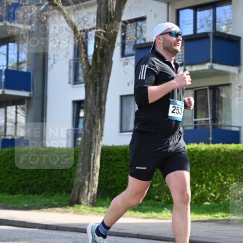 12.04.2026 - 45. Internationalen Wilhelmsburger Insellauf J. Mangold http://msf.ph/oto/9458795 12.04.2026 10:37:28 Ziel 4779, 3492, 5643, 3238, 2531, 5496, 5251, 3182, 2568, 2657, 4833, 5706, 2105, 4013, 3386, 5289, 2537, 2020, 5363, 2986 meine-sportfotos.de
