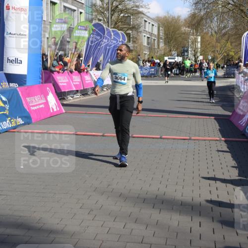 12.04.2026 - 45. Internationalen Wilhelmsburger Insellauf Strokosch-Dieckow http://msf.ph/oto/9458811 12.04.2026 11:05:16 Ziel 3064, 2225 meine-sportfotos.de