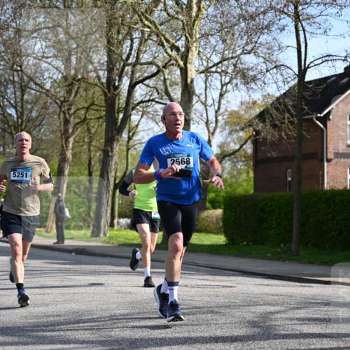 12.04.2026 - 45. Internationalen Wilhelmsburger Insellauf J. Mangold http://msf.ph/oto/9458814 12.04.2026 10:37:38 Ziel 2531, 5496, 5251, 3182, 2568, 2657, 4833, 5706, 2105, 2105, 4013, 3386, 5289, 2537, 2020, 5363, 5363, 2986, 5732, 3087, 4832, 2605 meine-sportfotos.de
