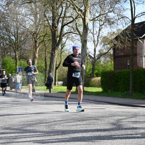12.04.2026 - 45. Internationalen Wilhelmsburger Insellauf J. Mangold http://msf.ph/oto/9458843 12.04.2026 10:37:52 Ziel 2657, 4833, 5706, 2105, 4013, 3386, 5289, 2537, 2020, 5363, 2986, 5732, 3087, 4832, 2605, 2614, 4063, 3214, 2710 meine-sportfotos.de