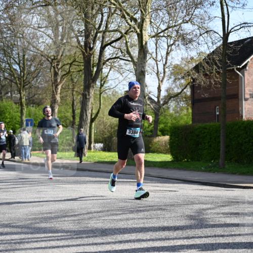 12.04.2026 - 45. Internationalen Wilhelmsburger Insellauf J. Mangold http://msf.ph/oto/9458845 12.04.2026 10:37:52 Ziel 2657, 4833, 5706, 2105, 4013, 3386, 5289, 2537, 2020, 5363, 2986, 5732, 3087, 4832, 2605, 2614, 4063, 3214, 2710 meine-sportfotos.de