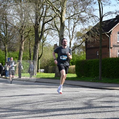 12.04.2026 - 45. Internationalen Wilhelmsburger Insellauf J. Mangold http://msf.ph/oto/9458861 12.04.2026 10:37:54 Ziel 2657, 4833, 5706, 2105, 4013, 3386, 5289, 2537, 2020, 5363, 2986, 5732, 3087, 4832, 2605, 2614, 2614, 4063, 3214, 2710 meine-sportfotos.de