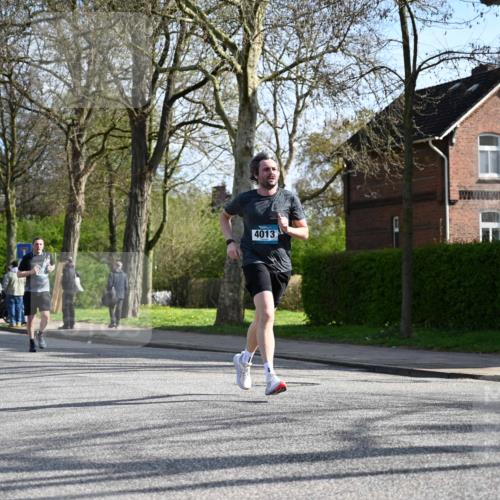 12.04.2026 - 45. Internationalen Wilhelmsburger Insellauf J. Mangold http://msf.ph/oto/9458862 12.04.2026 10:37:54 Ziel 2657, 4833, 5706, 2105, 4013, 3386, 5289, 2537, 2020, 5363, 2986, 5732, 3087, 4832, 2605, 2614, 2614, 4063, 3214, 2710 meine-sportfotos.de